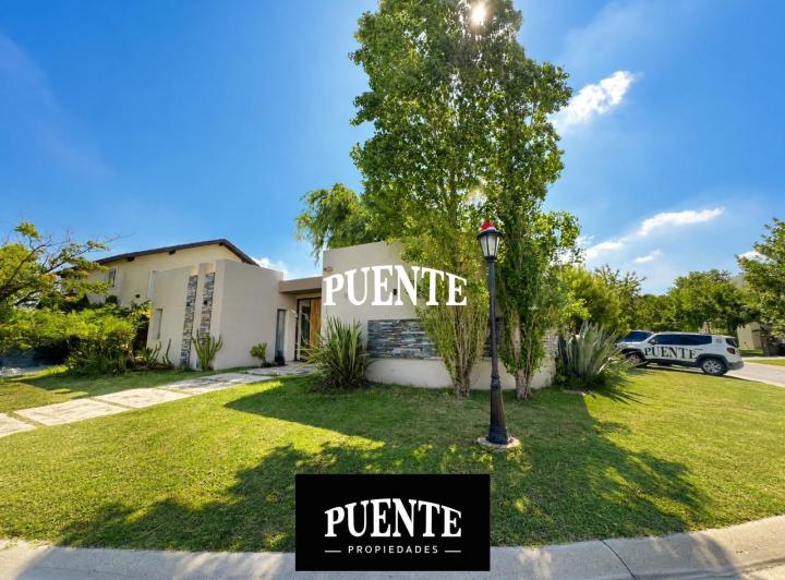 Casa · 180m² · 5 Ambientes · 2 Cocheras