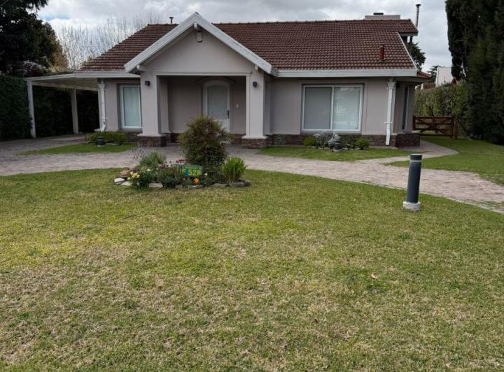 Casa · 175m² · 4 Ambientes · 1 Cochera