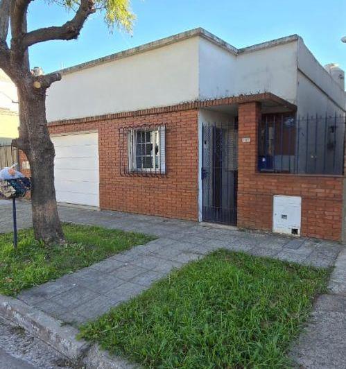 Casa · 116m² · 2 Ambientes · 1 Cochera