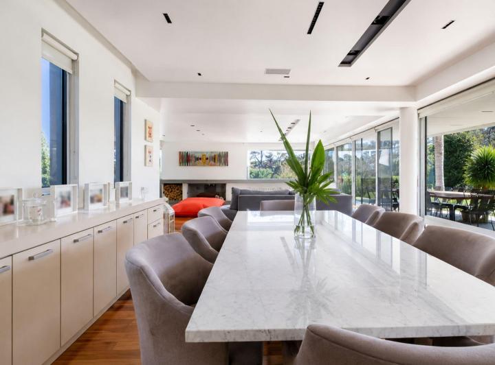 Casa · 586m² · 6 Ambientes · 8 Cocheras