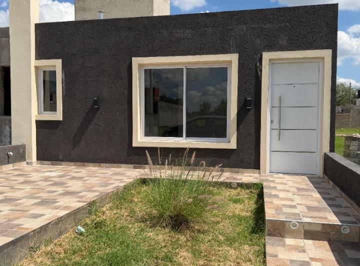 Casa · 68m² · 3 Ambientes · 1 Cochera