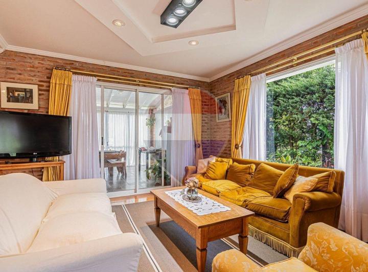 Casa · 332m² · 6 Ambientes