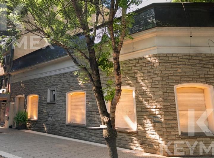 Casa · 255m² · 5 Ambientes · 1 Cochera