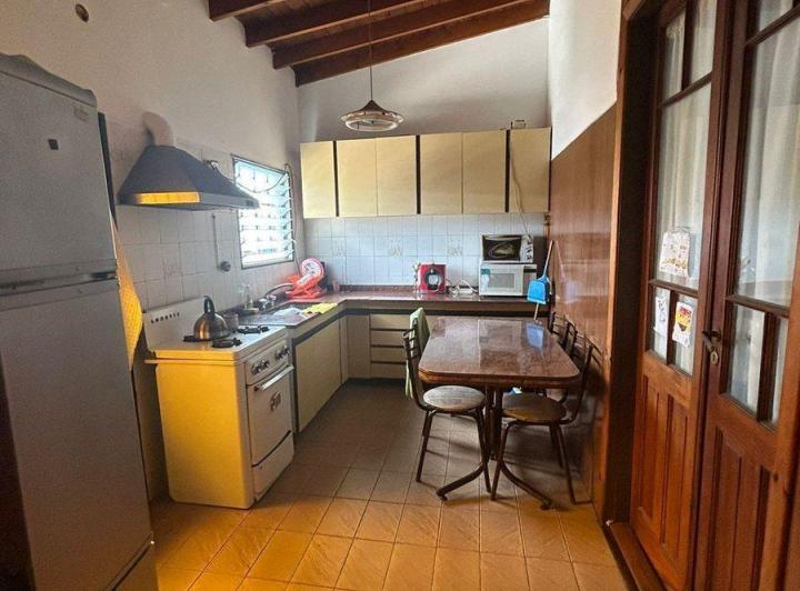 Casa · 130m² · 6 Ambientes · 1 Cochera
