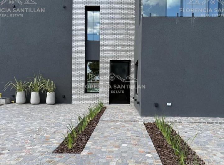 Casa · 252m² · 5 Ambientes · 1 Cochera