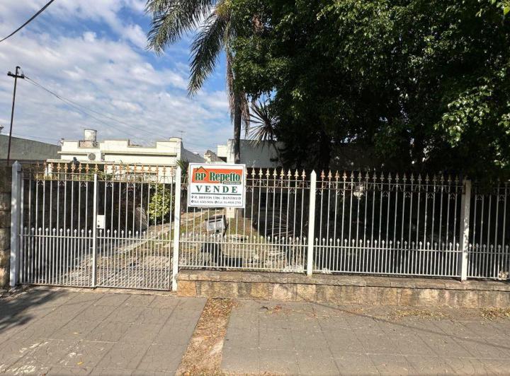 Casa · 220m² · 5 Ambientes · 3 Cocheras