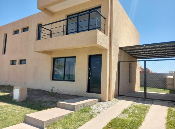 Casa · 125m² · 5 Ambientes · 1 Cochera