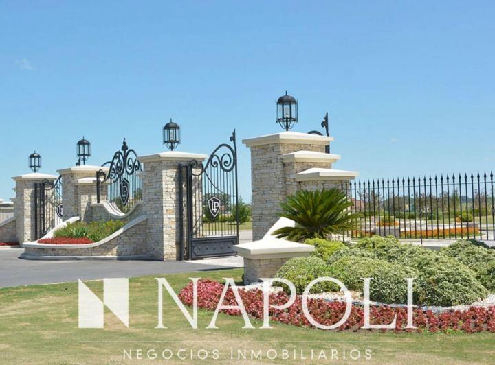 Terreno · 1402m²