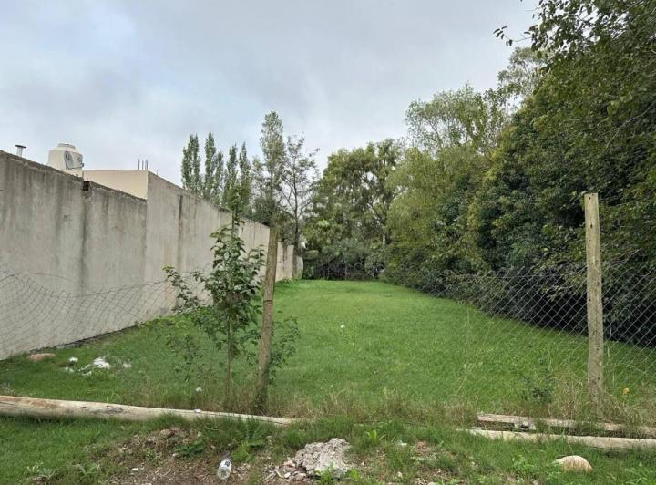 Terreno · 648m²