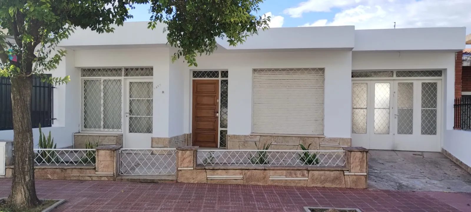 Bº CRISOL NORTE / 2 DORM/ COC. SEP / ESTUDIO DE MUSICA / RECICLADA 100%