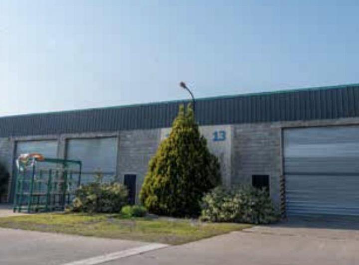 Bodega-Galpón · 600m² · 3 Ambientes