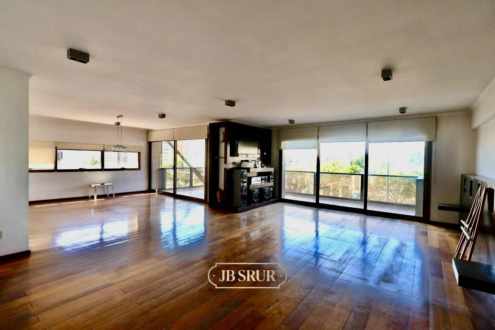 Departamento en Venta de 4 dormitorio con balcón en Nueva Córdoba