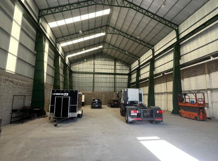 Bodega-Galpón · 562m²