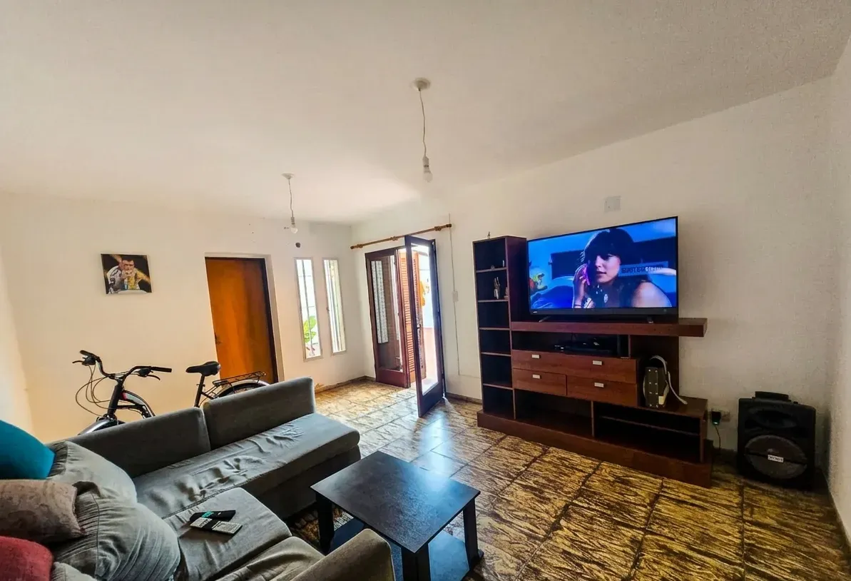 Casa + Departamento en Venta Frente Colegio Santisima Trinidad Barrio San Rafael