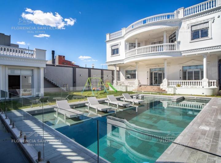 Casa · 747m² · 7 Ambientes · 7 Cocheras