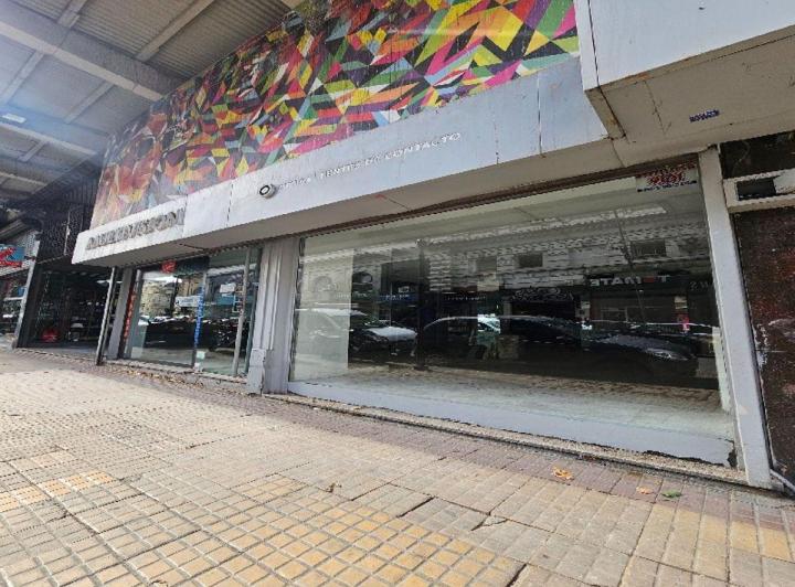 Local comercial · 130m² · 3 Ambientes