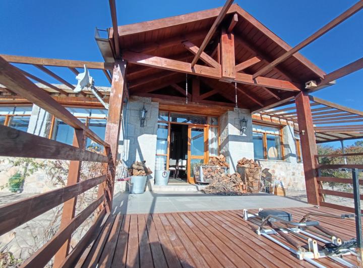 Casa · 500m² · 2 Dormitorios