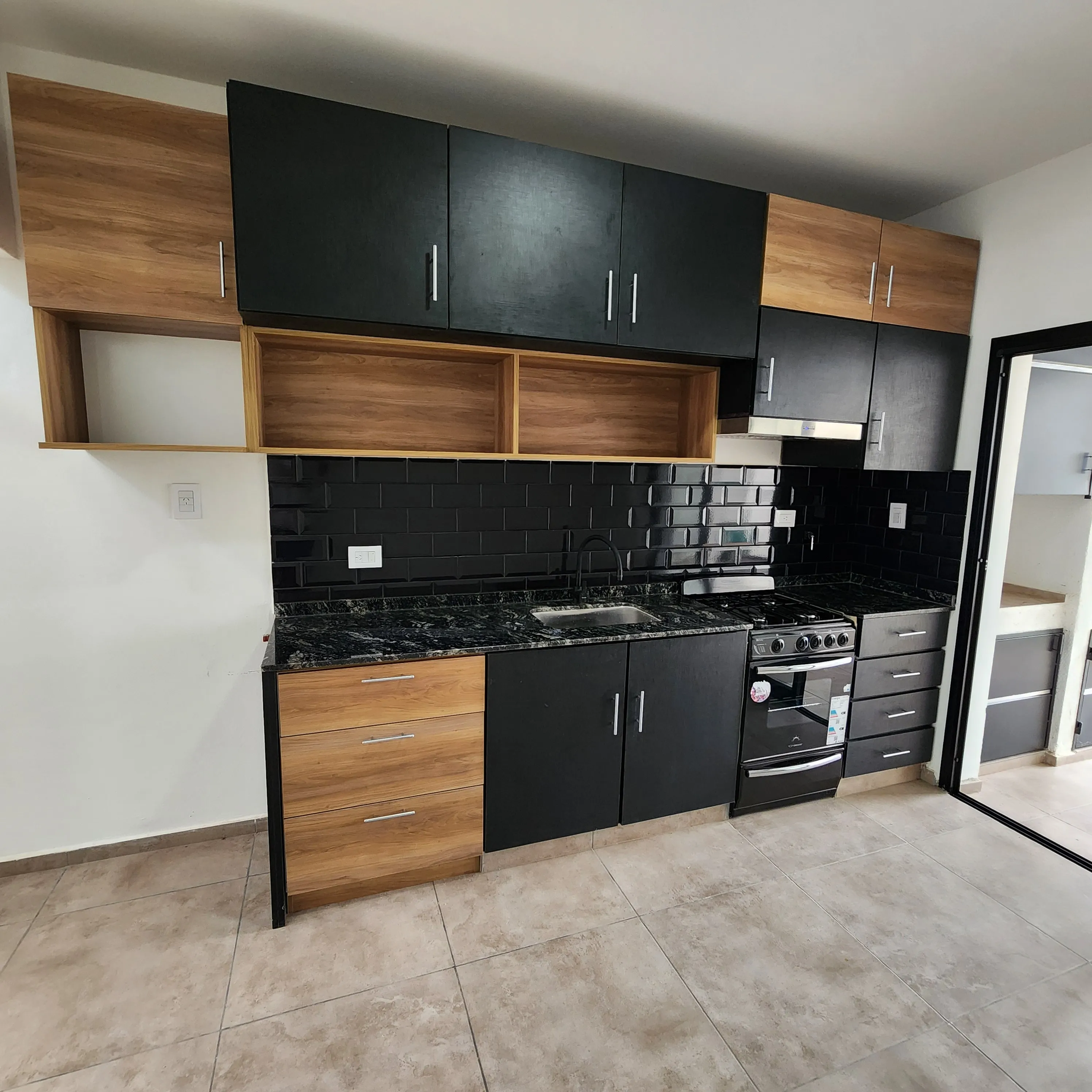 Venite a vivir a DOCTA! ESPECTACULAR DUPLEX TODO PLANTA BAJA NUEVO A ESTRENAR! 2 dor, baño zonificado, quincho c/ asador cerrado, super completo! CON GAS NATURAL!