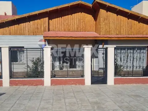 Casa .venta .centro sarmiento 3 dormis