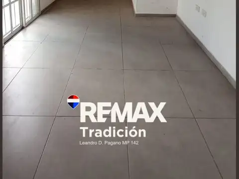 Alquiler de dpto apto profesional sobre avenida