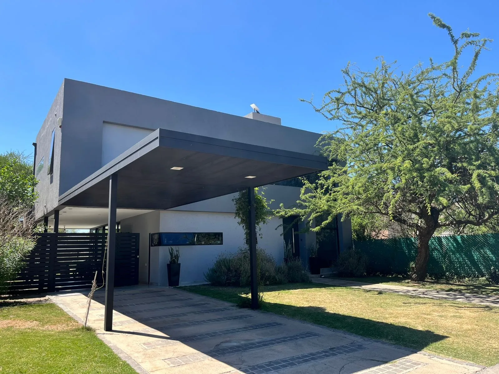 Casa en Venta en Las Cañitas – 3 Dormitorios con Pileta | Malagueño