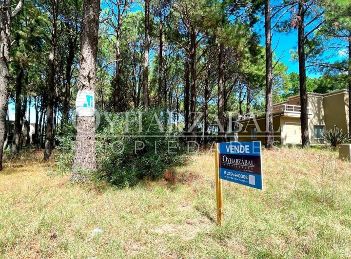 Terreno · 863m²
