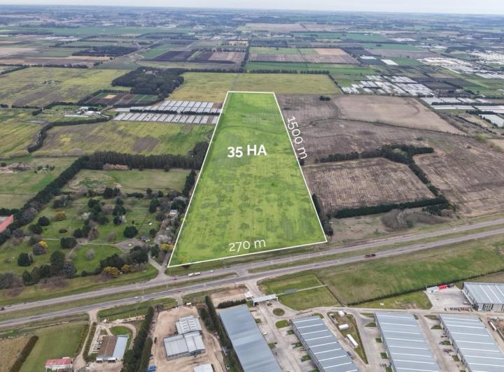 Terreno · 350000m²