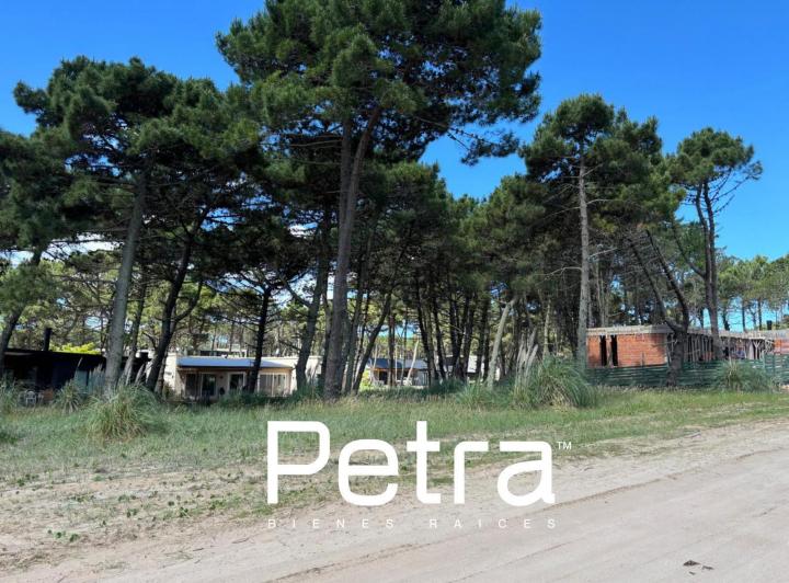 Terreno · 717m²