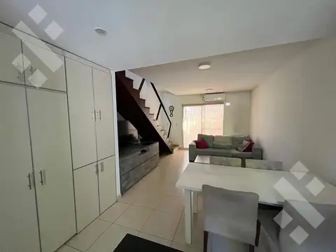 Alquiler duplex gral. fernandez oro