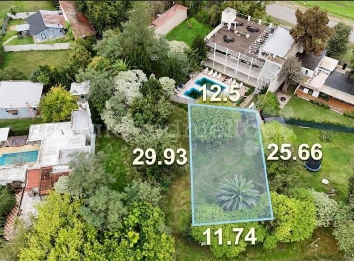 Terreno · 326m²