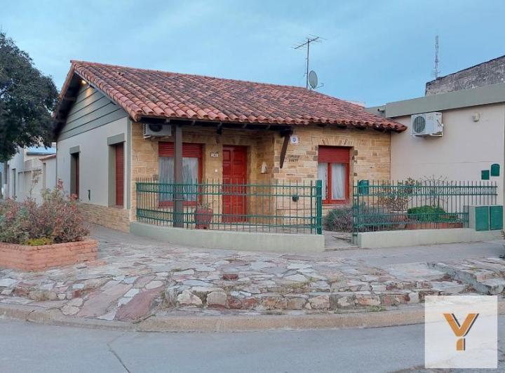 Casa · 280m² · 5 Ambientes · 1 Cochera
