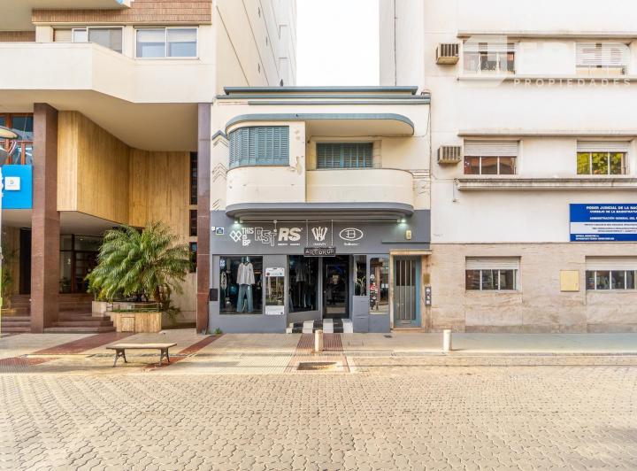 Local comercial · 327m² · 8 Ambientes