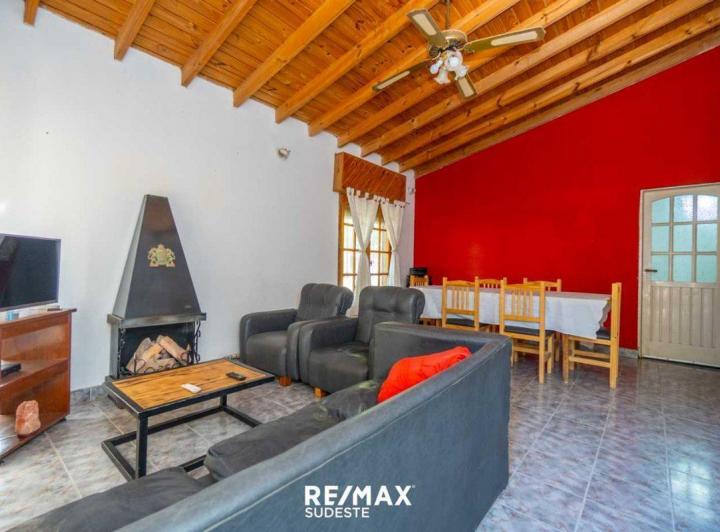 Casa · 50m² · 4 Ambientes · 2 Cocheras