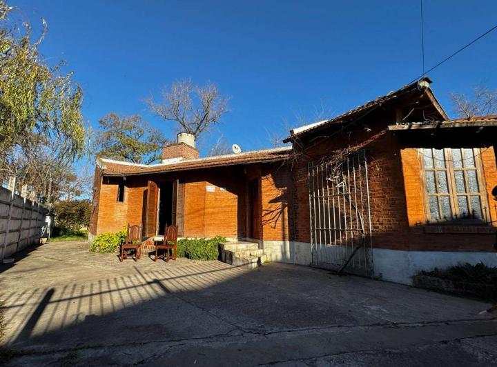 Casa · 130m² · 5 Ambientes · 2 Cocheras