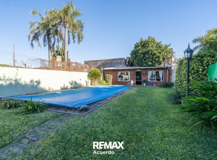 Casa · 194m² · 4 Ambientes · 2 Cocheras