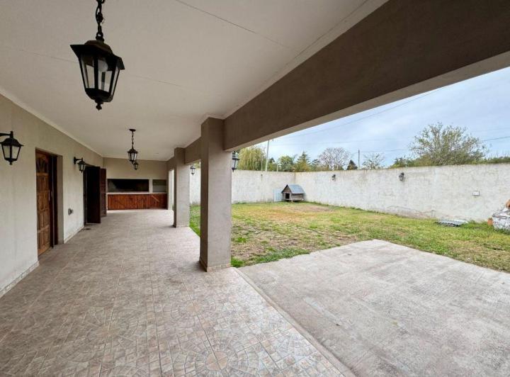 Quinta vacacional · 113m² · 6 Ambientes · 1 Cochera