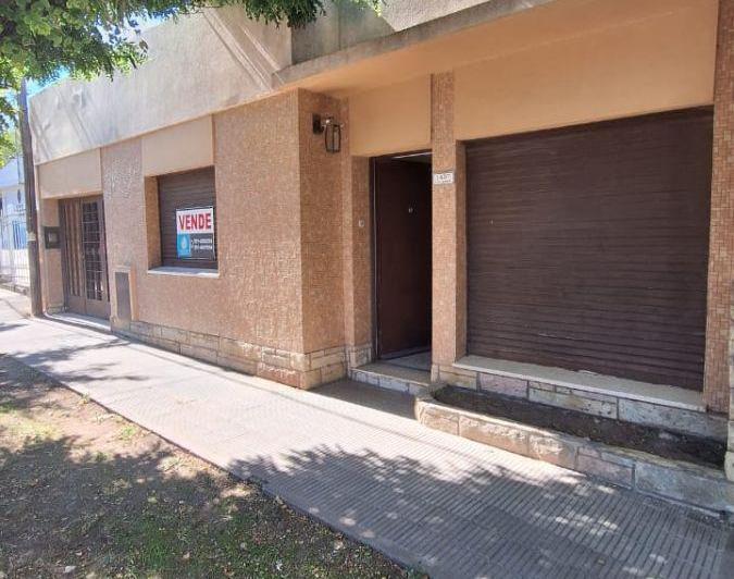 Casa · 150m² · 5 Ambientes · 3 Cocheras