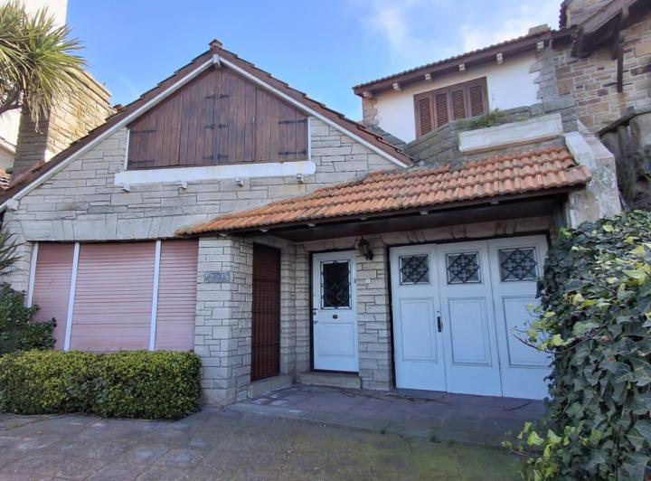Casa · 175m² · 5 Ambientes · 2 Cocheras