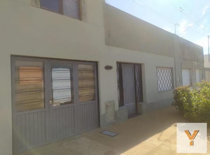 Casa · 220m² · 2 Ambientes · 1 Cochera