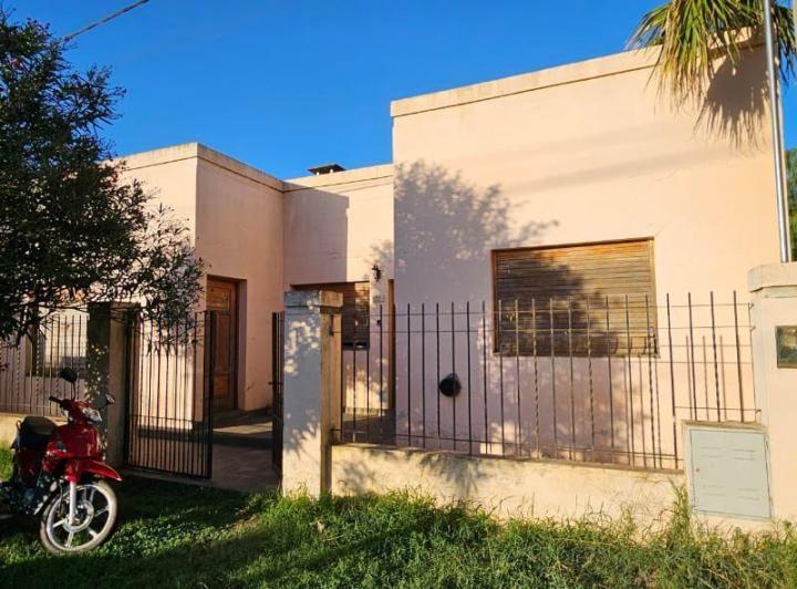 Casa · 200m² · 4 Ambientes · 4 Cocheras