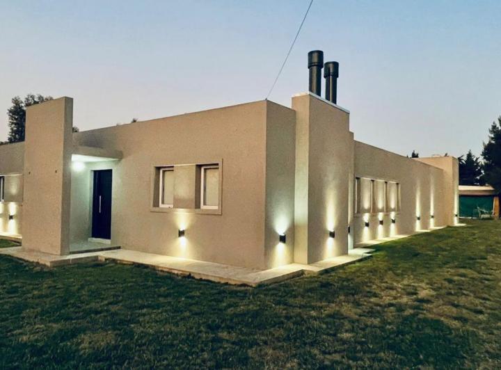 Casa · 160m² · 4 Ambientes · 3 Cocheras