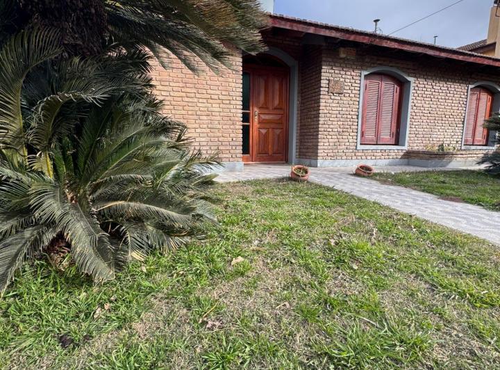 Casa · 120m² · 5 Ambientes · 1 Cochera