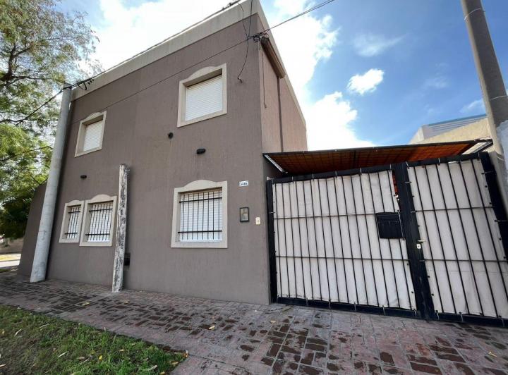 Casa · 85m² · 4 Ambientes · 1 Cochera