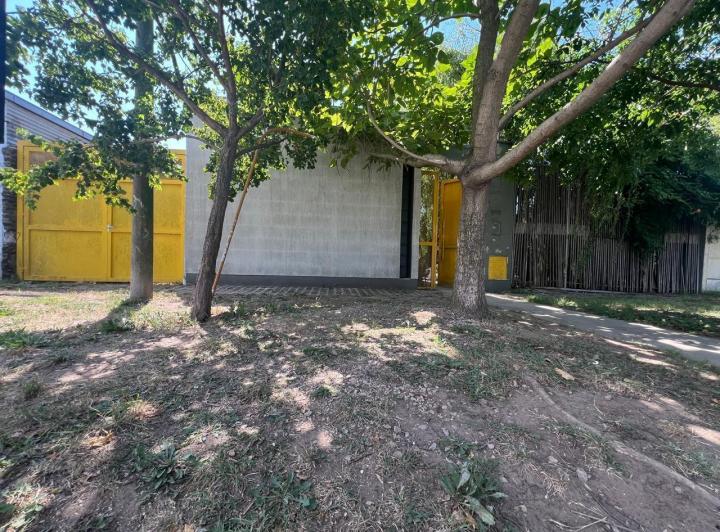 Casa · 300m² · 3 Ambientes · 1 Cochera