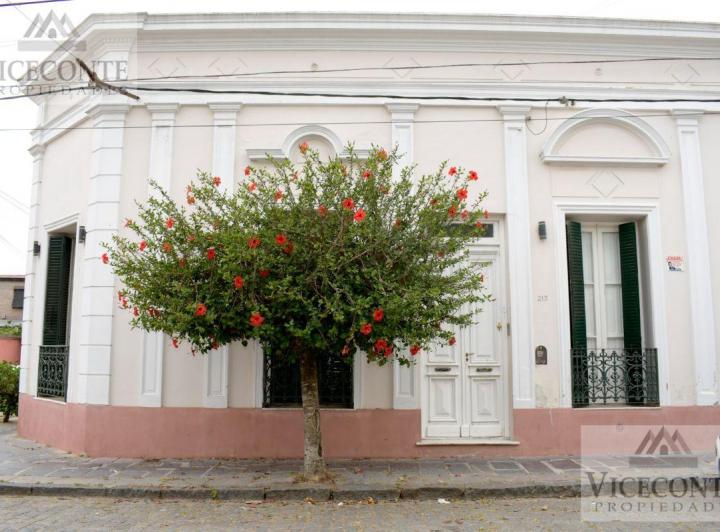 Casa · 321m² · 8 Ambientes