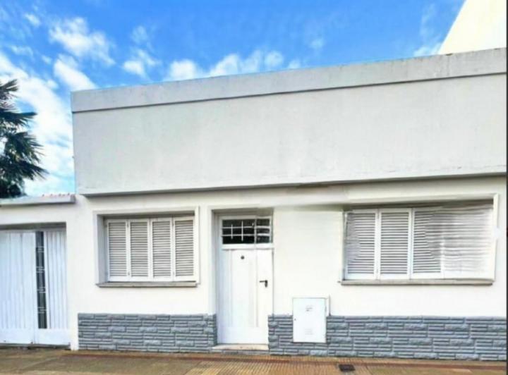 Casa · 80m² · 3 Ambientes · 2 Cocheras