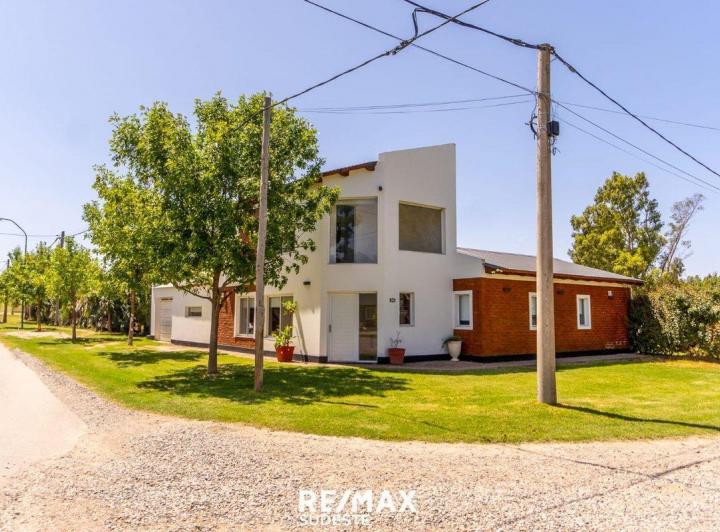 Casa · 212m² · 3 Ambientes · 1 Cochera