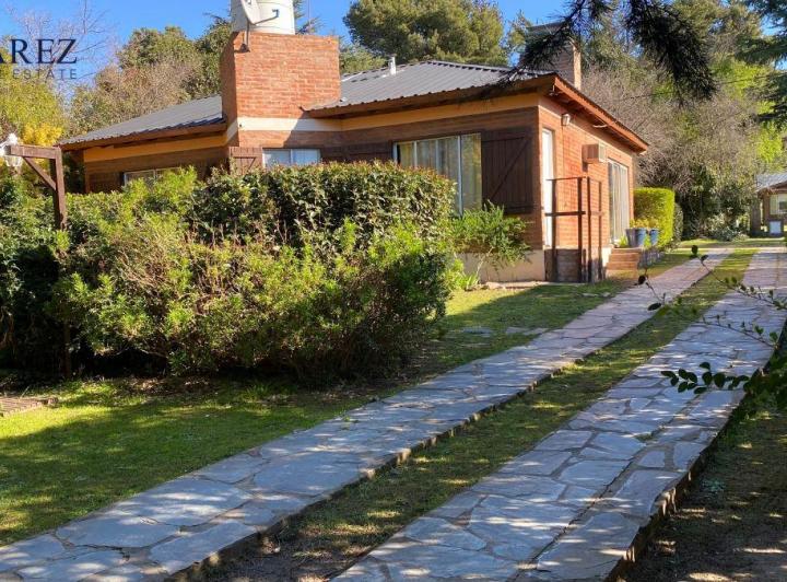 Casa · 170m² · 8 Ambientes · 2 Cocheras