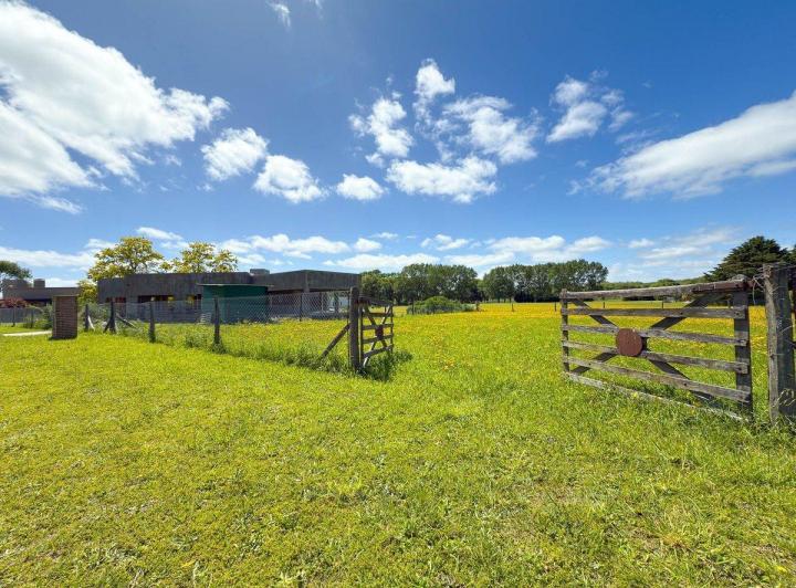 Terreno · 1676m²