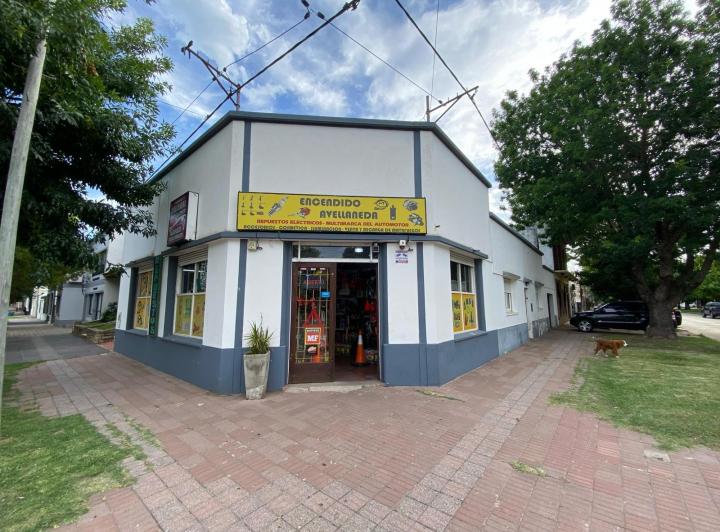 Local comercial · 183m² · 4 Ambientes · 1 Cochera